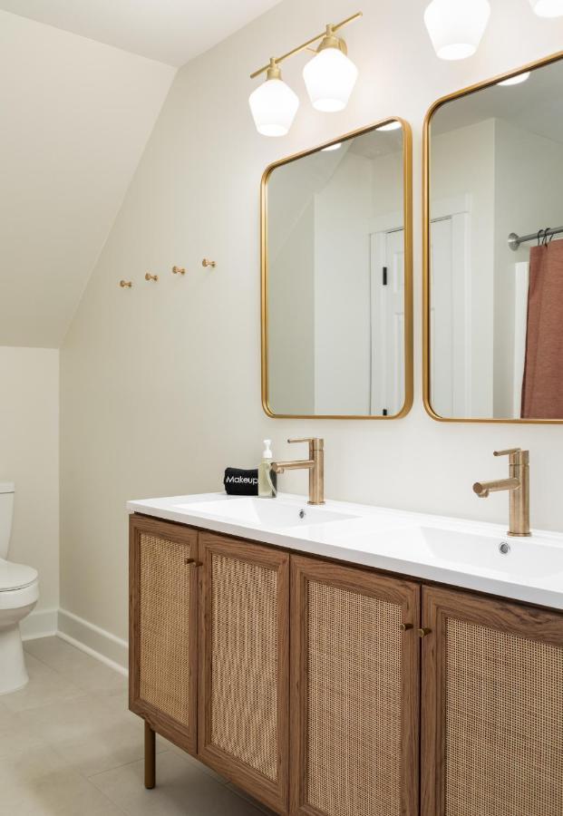 M22 Cedar House - Lakefront In Wine Country With Playroom Traverse City