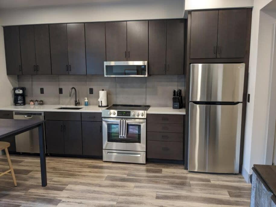 Modern 210 Just Blocks From Michigan Holiday home *