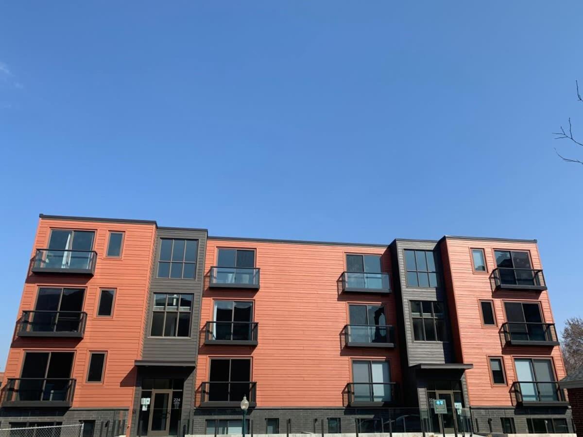 Modern State 209 Just Blocks Away From The Bay Holiday home *
