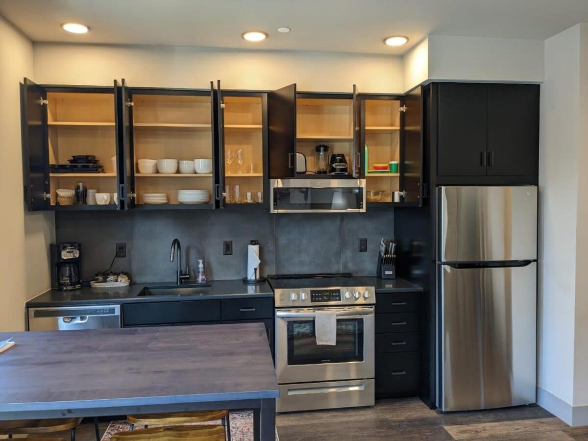 Holiday home Modern State 209 Just Blocks Away From The Bay
