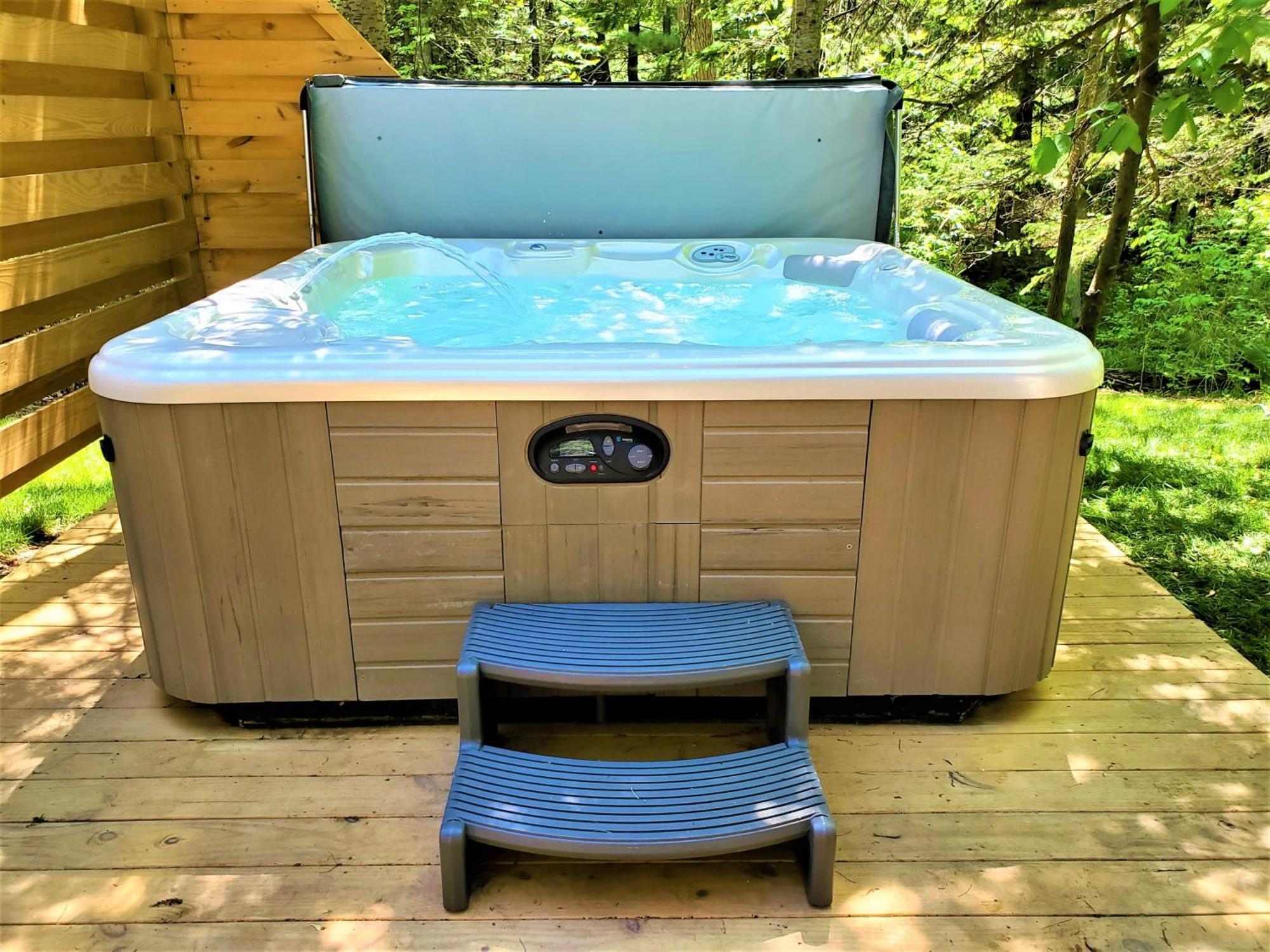 Steps To Beach-hot Tub-fireplace-northern Original Chalet