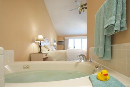 Hotel Pointes North Beachfront 3*