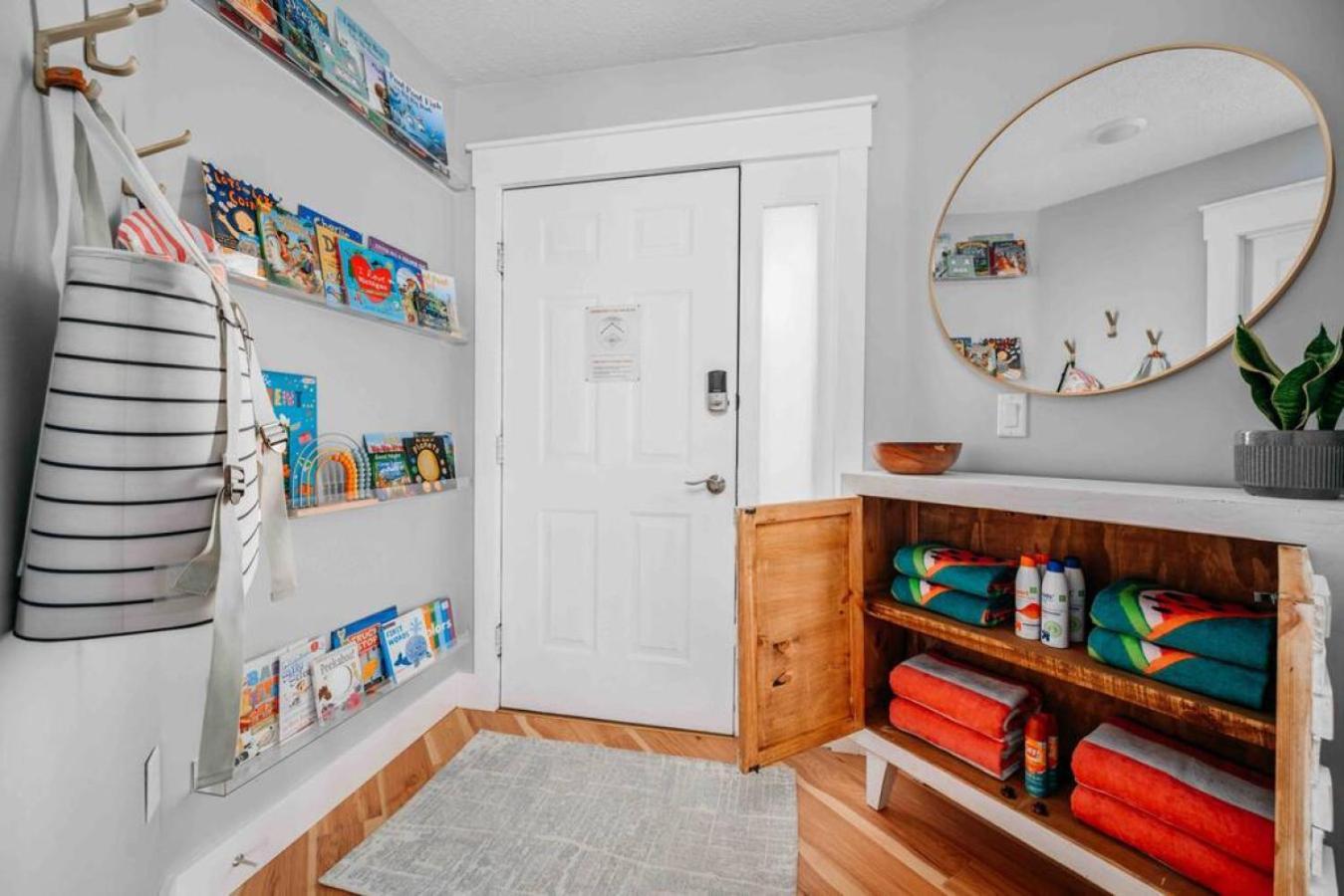 Stunning Waterfront, Updated Tc With Pool