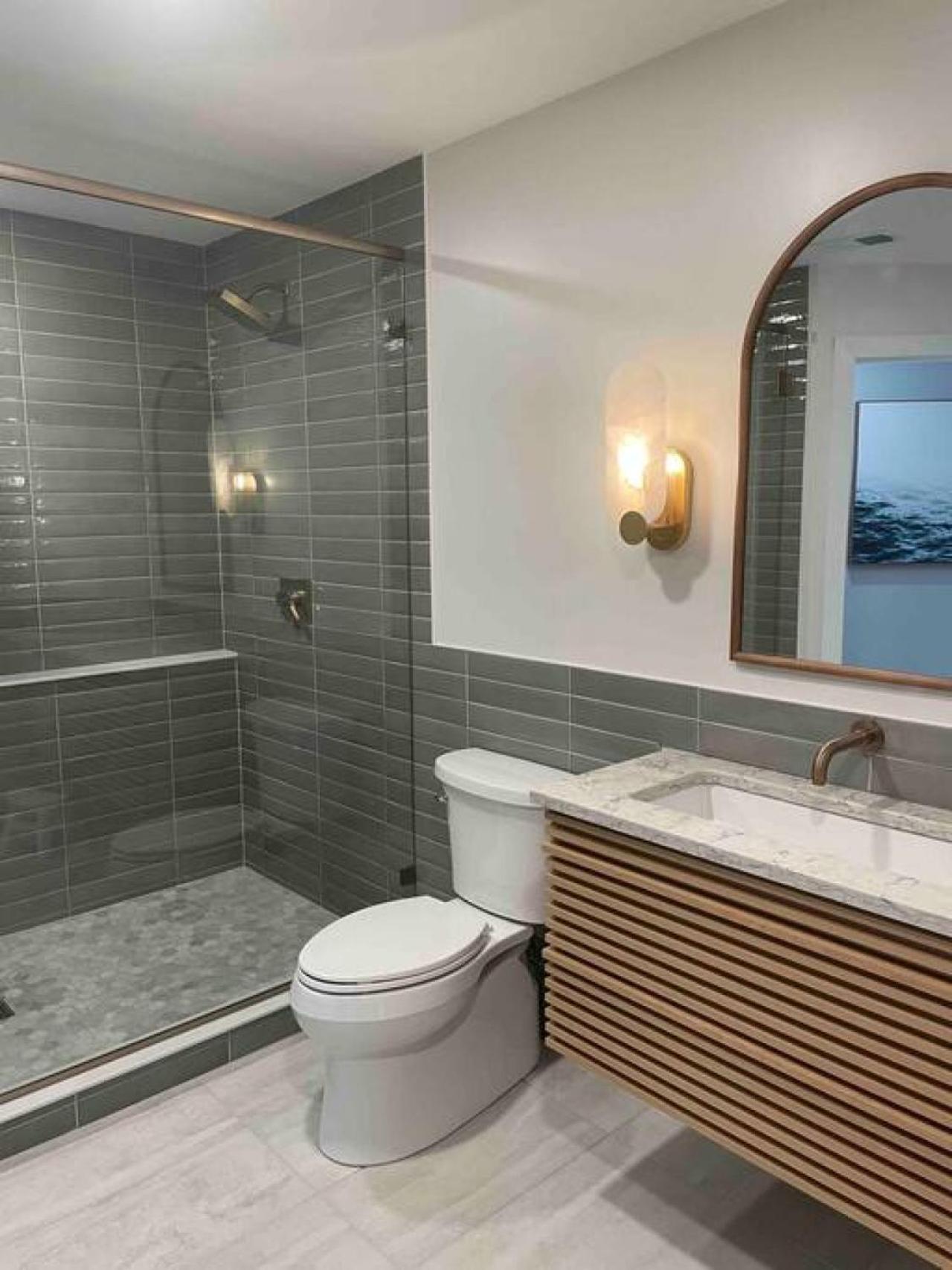 Stunning Waterfront, Updated Tc With Pool Traverse City