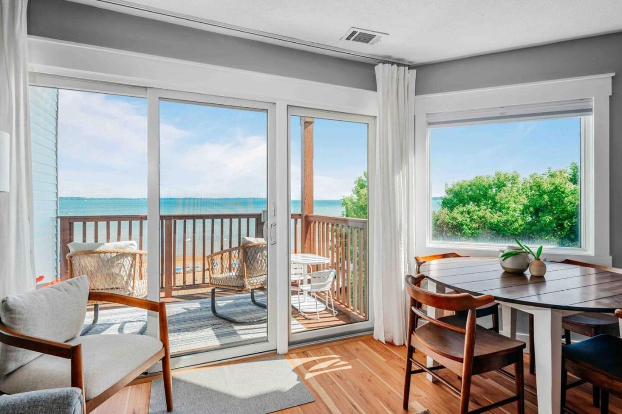 Stunning Waterfront, Updated Tc With Pool