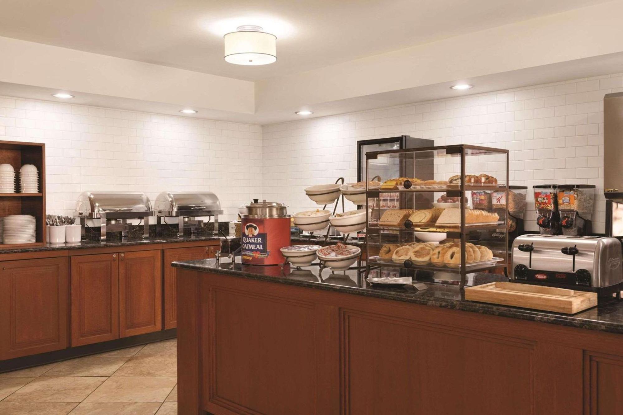 Country & By Radisson, Traverse City, Mi Hotel