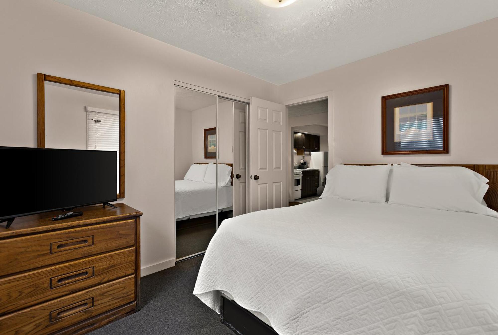 Traverse Bay Inn 2*
