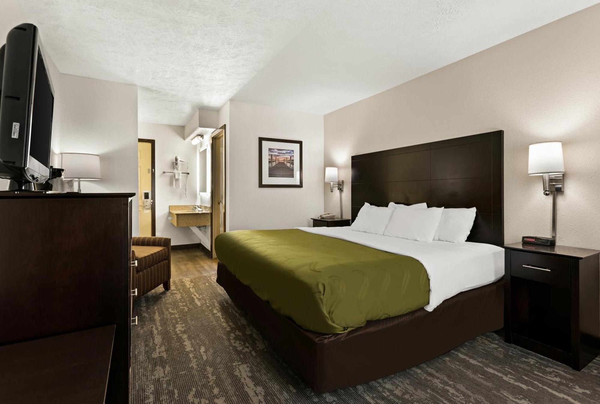Quality Inn 2*