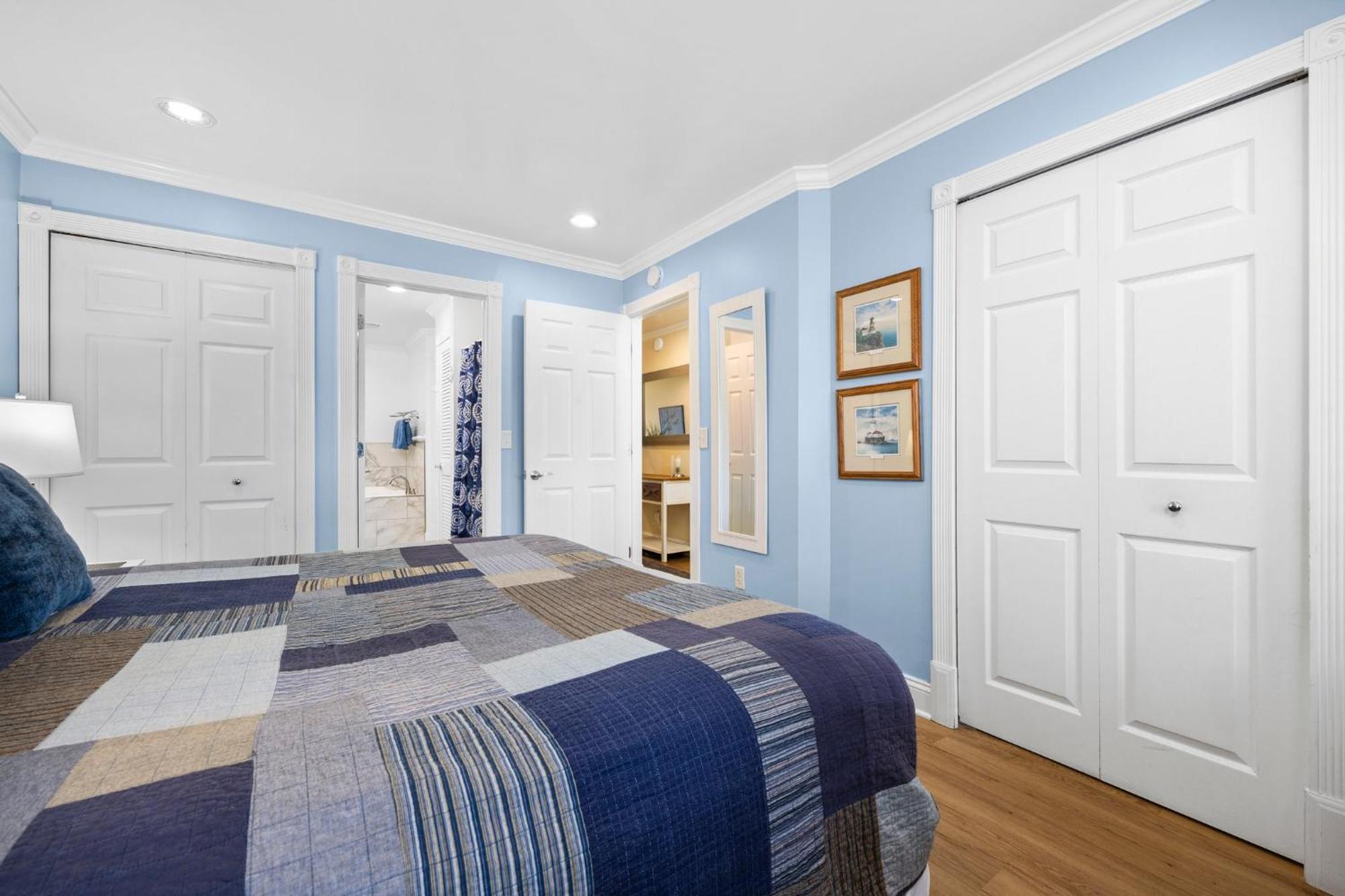 Beachside 102 With Direct Access To The And Pool And Hot Tub Holiday home Traverse City