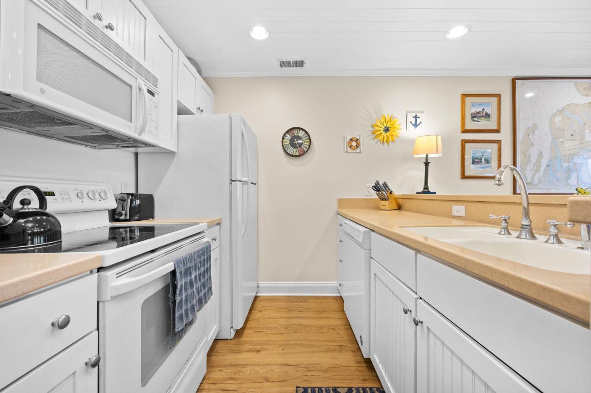 Holiday home Beachside 102 With Direct Access To The And Pool And Hot Tub Traverse City