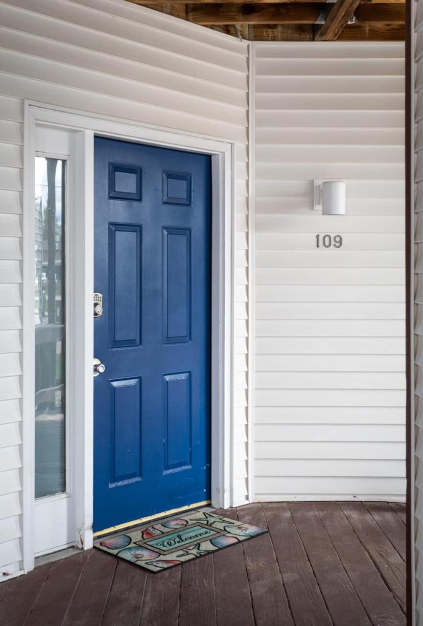 Holiday home Beachside 109 With Direct Access Pool And Hot Tub Traverse City