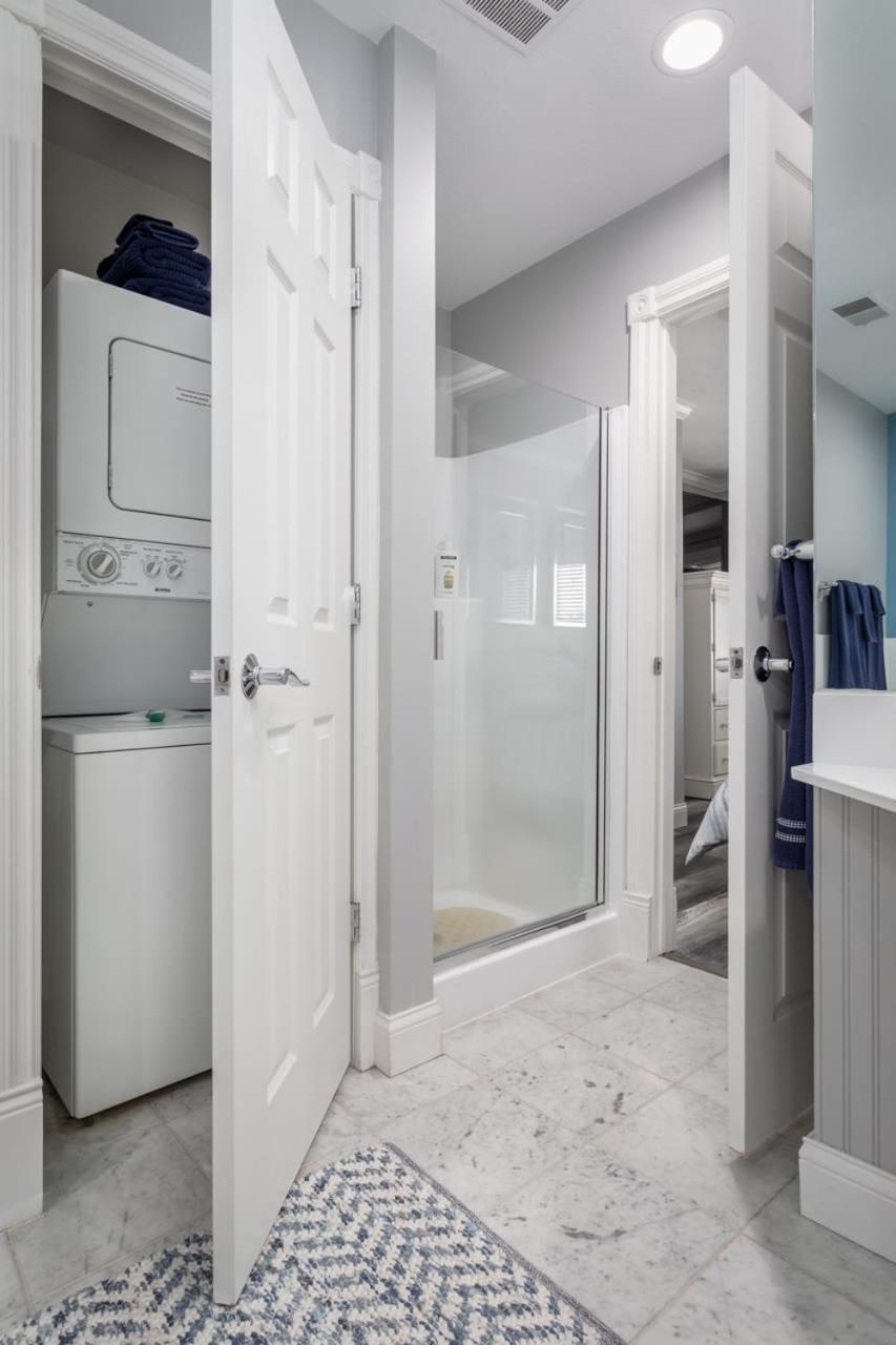 Beachside 213 With Pool Hot Tub And Private Deck Overlooking East Bay Holiday home Traverse City