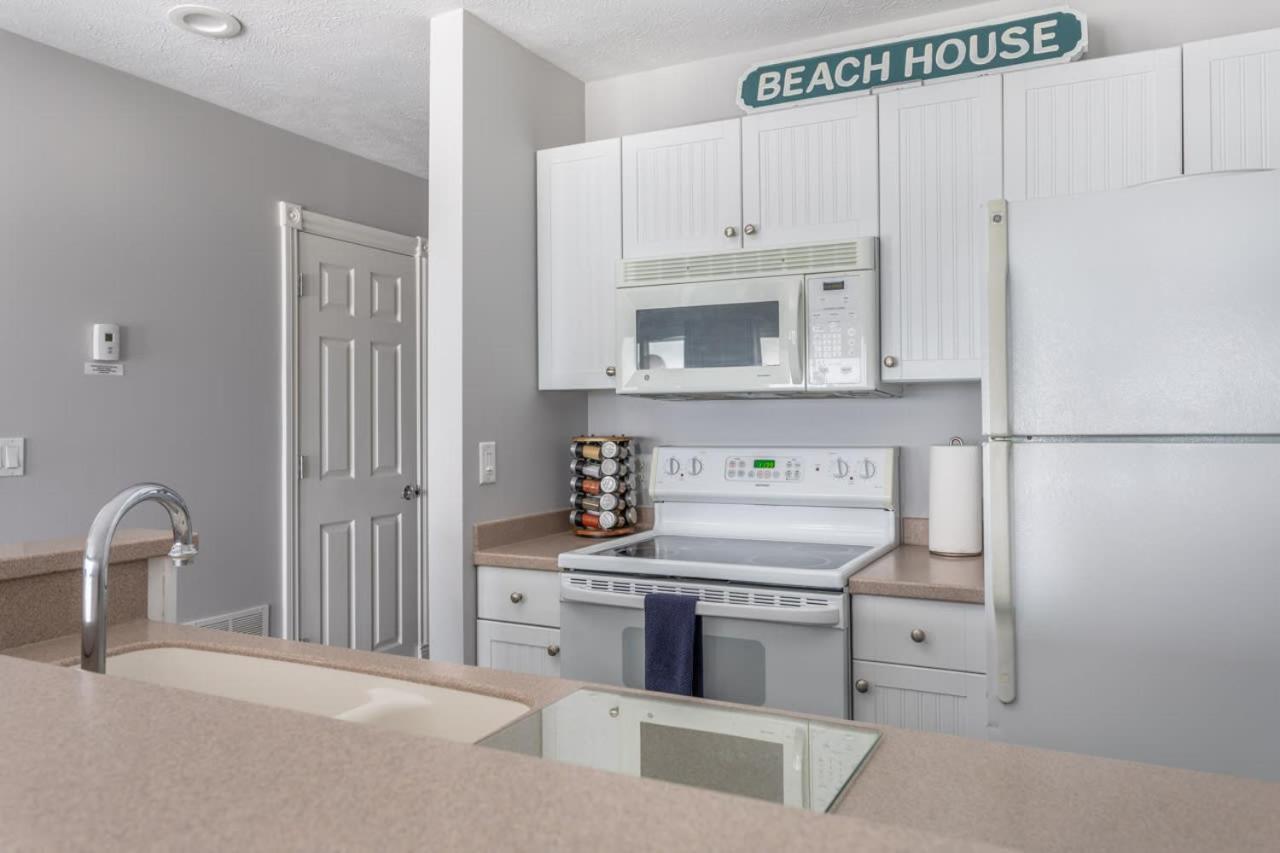 Beachside 213 With Pool Hot Tub And Private Deck Overlooking East Bay Holiday home