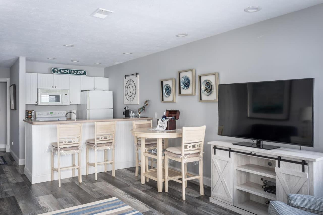 Beachside 213 With Pool Hot Tub And Private Deck Overlooking East Bay