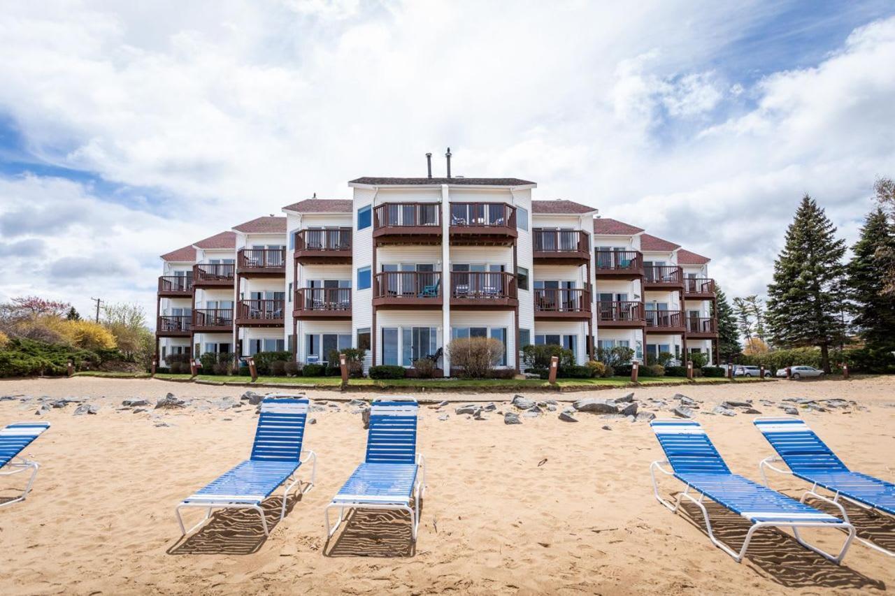 Holiday home Beachside 213 With Pool Hot Tub And Private Deck Overlooking East Bay Traverse City