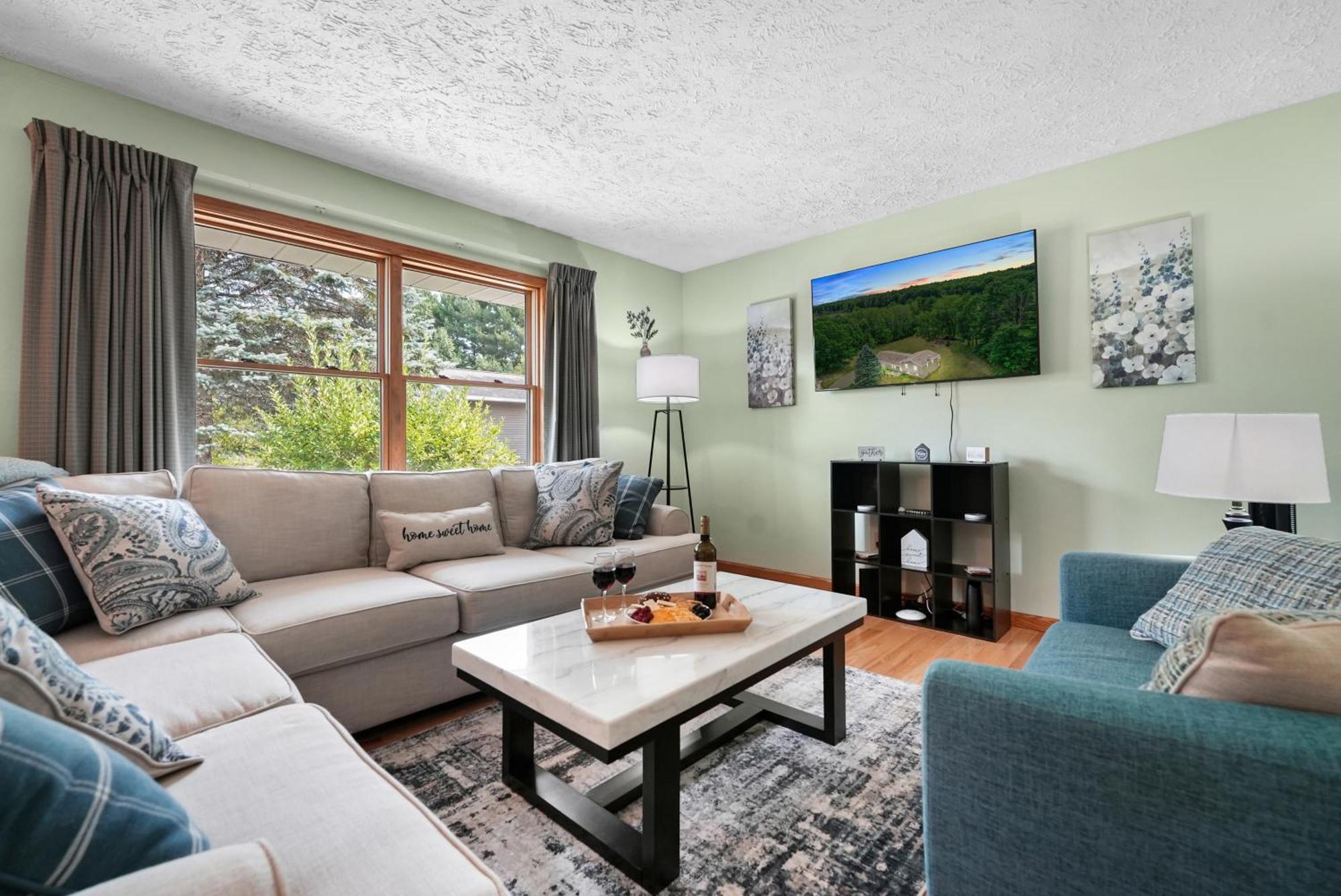 Lakefront Paradise 4 Bedroom W Direct Access, Pets Ok Traverse City