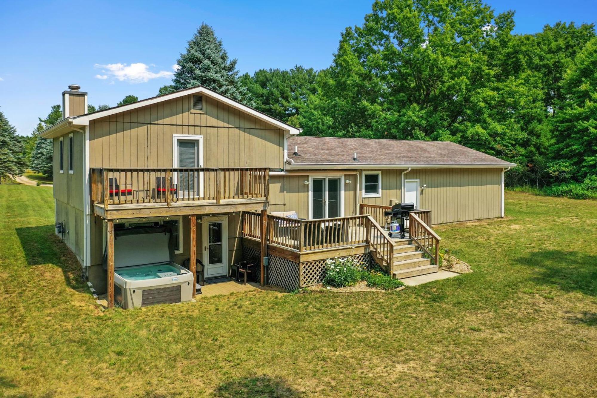 Lakefront Paradise 4 Bedroom W Direct Access, Pets Ok * Traverse City