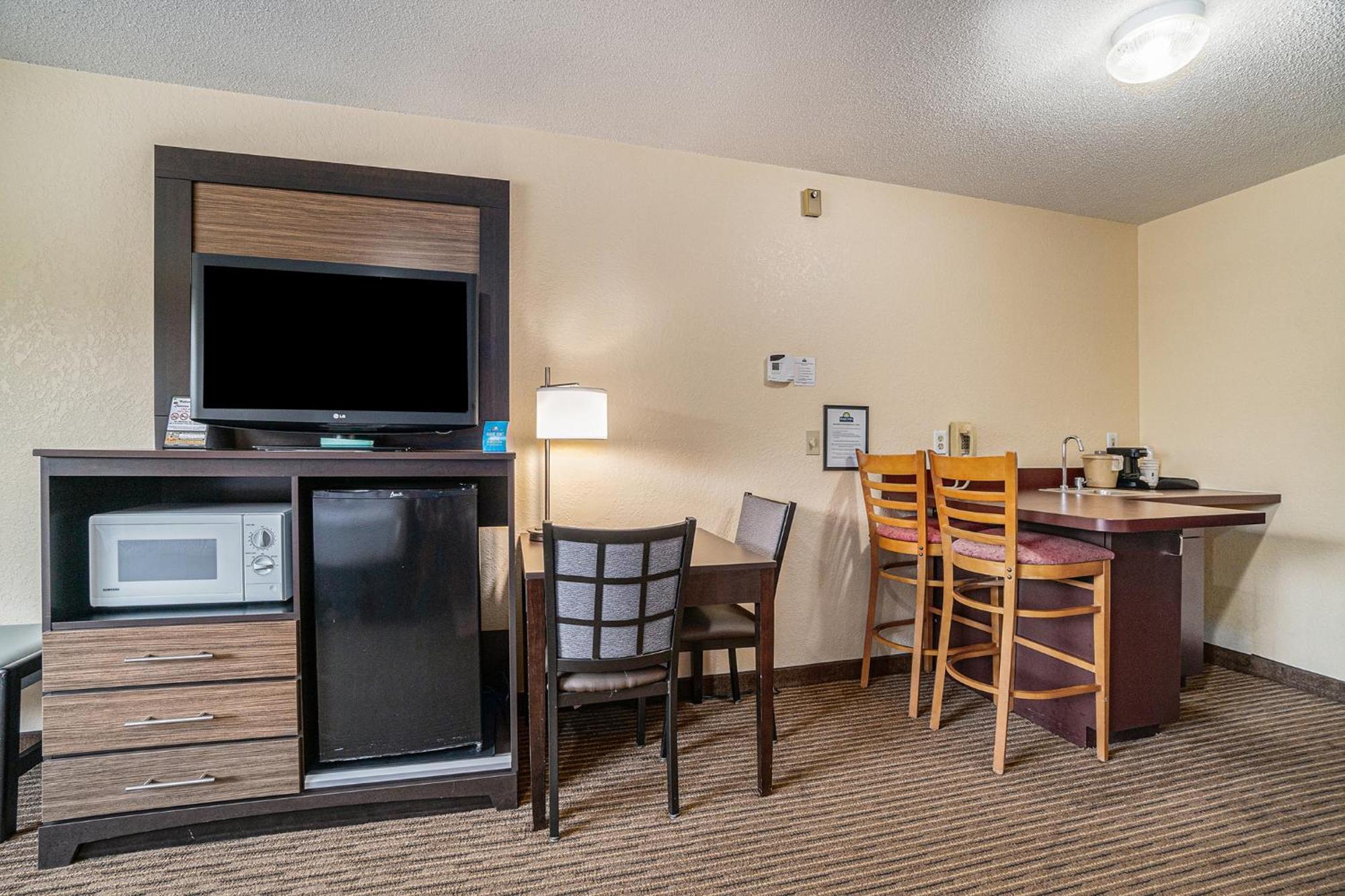 Hotel Days & By Wyndham Traverse