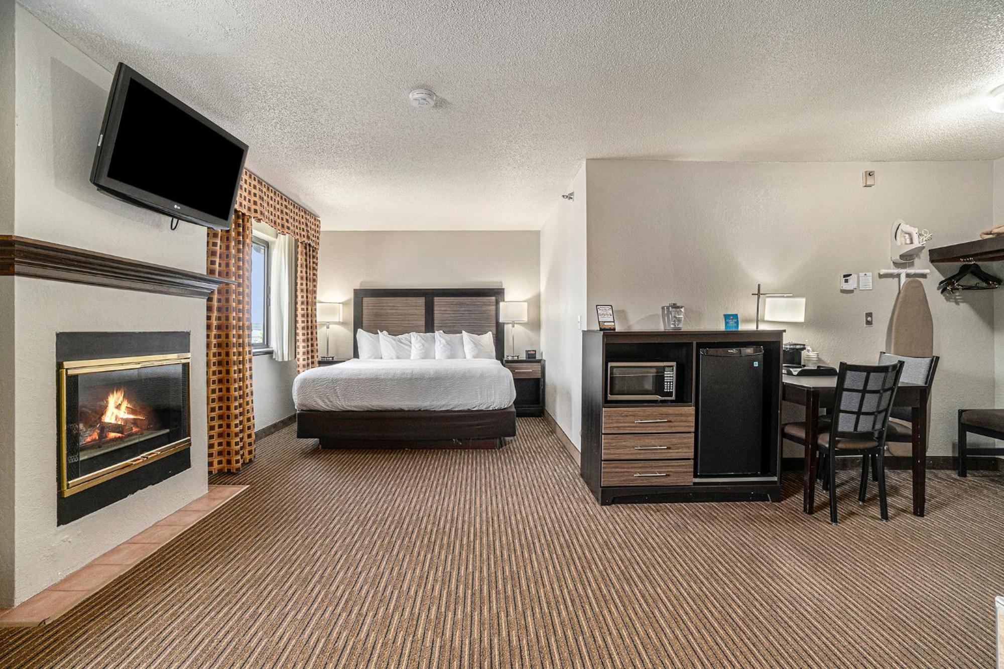 Days & By Wyndham Traverse Hotel 2*