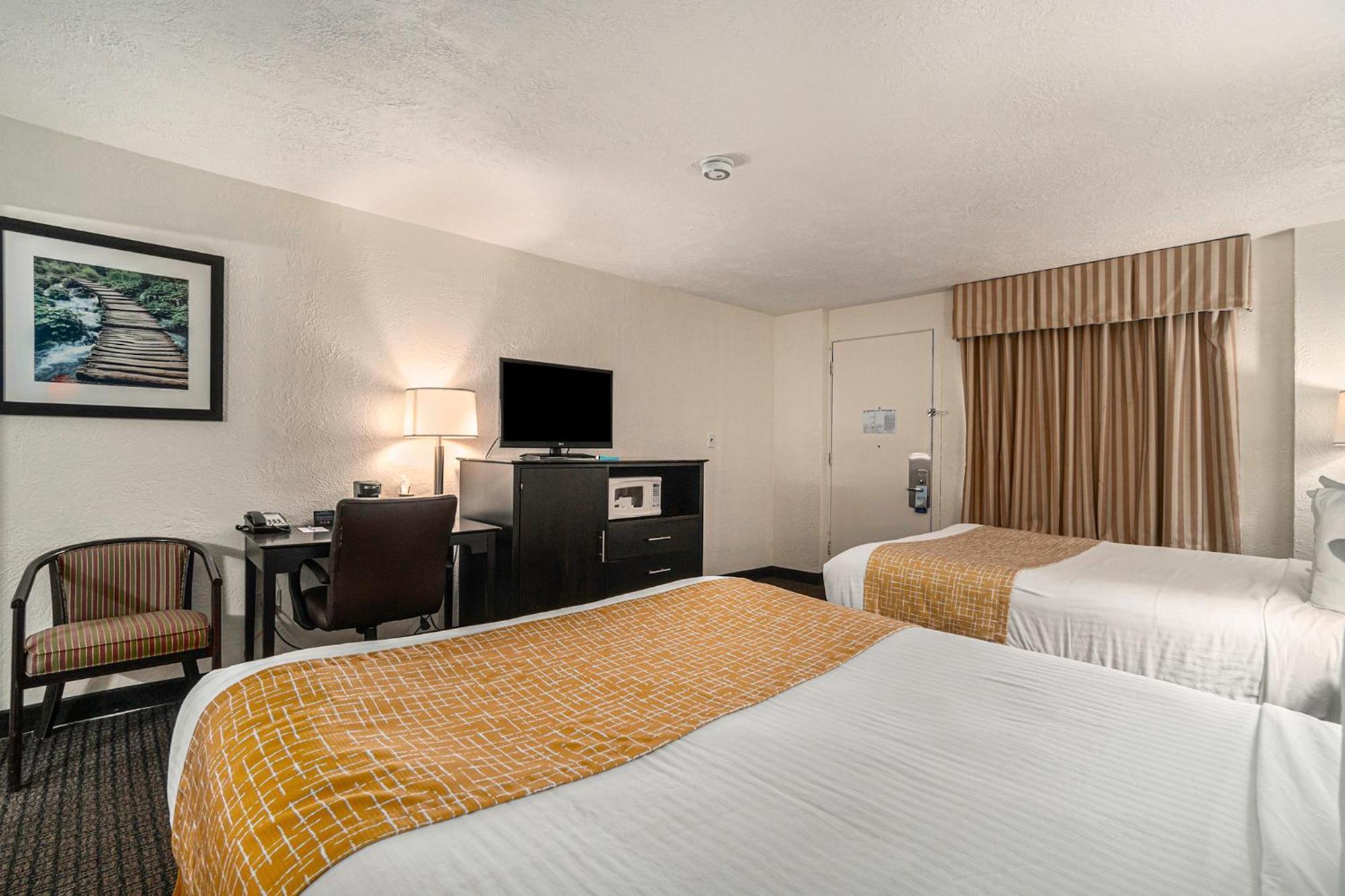 Travelodge By Wyndham Traverse Mi