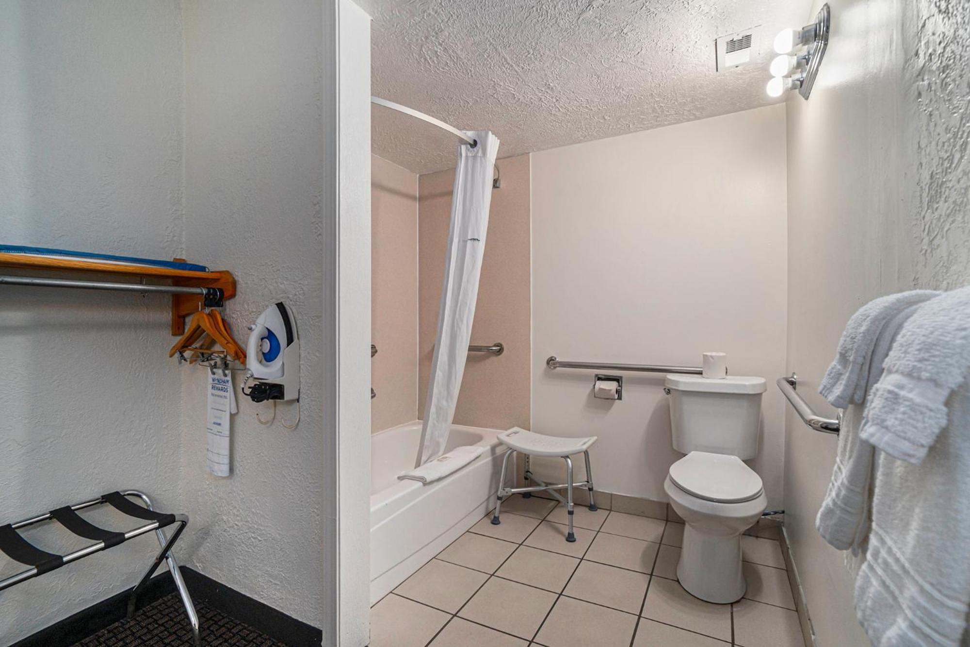 Motel Travelodge By Wyndham Traverse Mi 2*