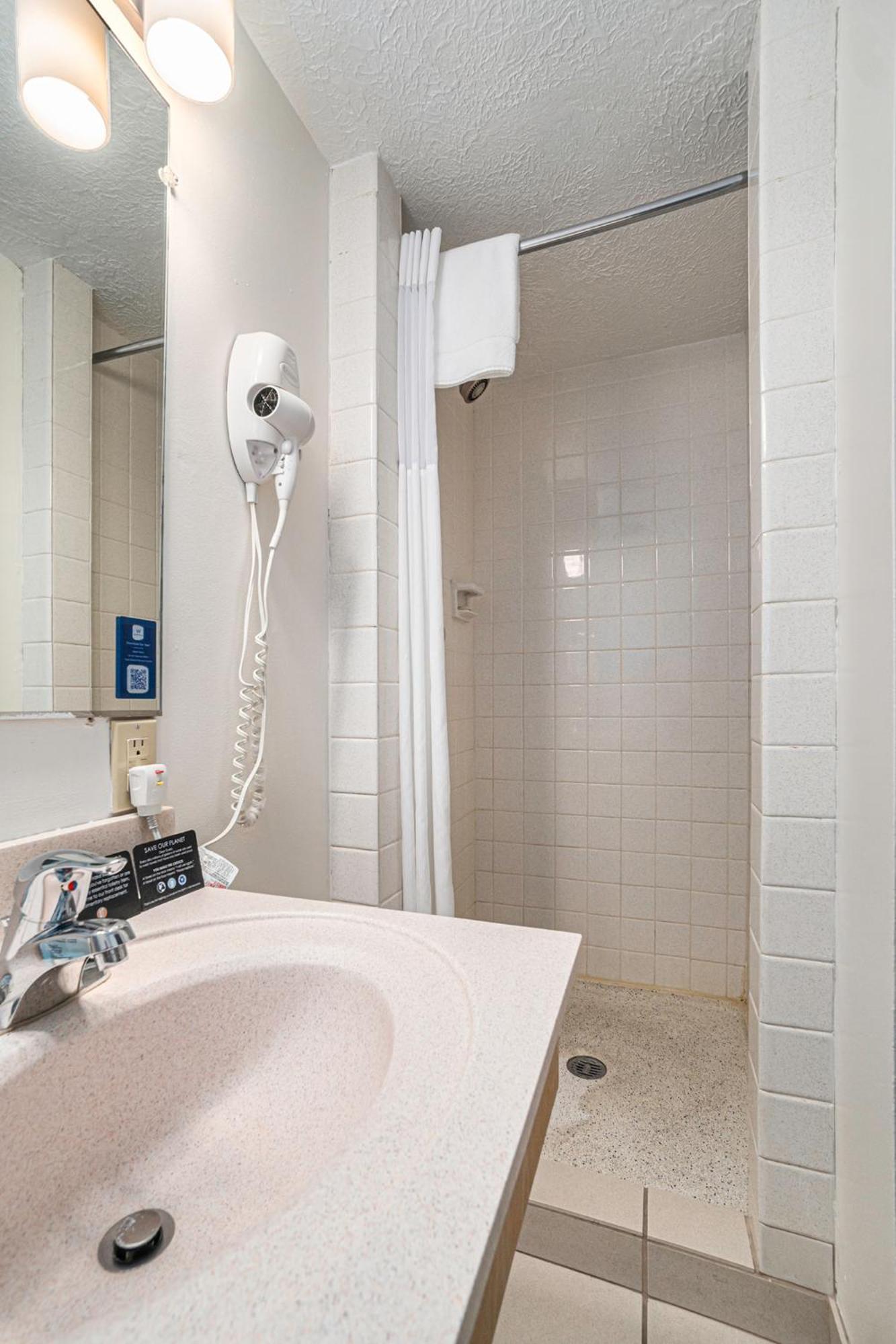 Travelodge By Wyndham Traverse Mi Motel 2*