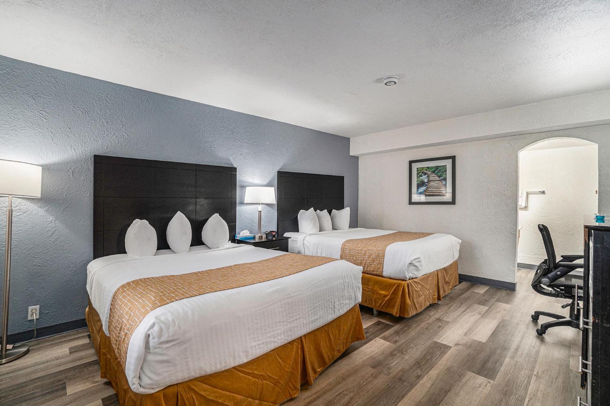 Travelodge By Wyndham Traverse Mi Motel 2*