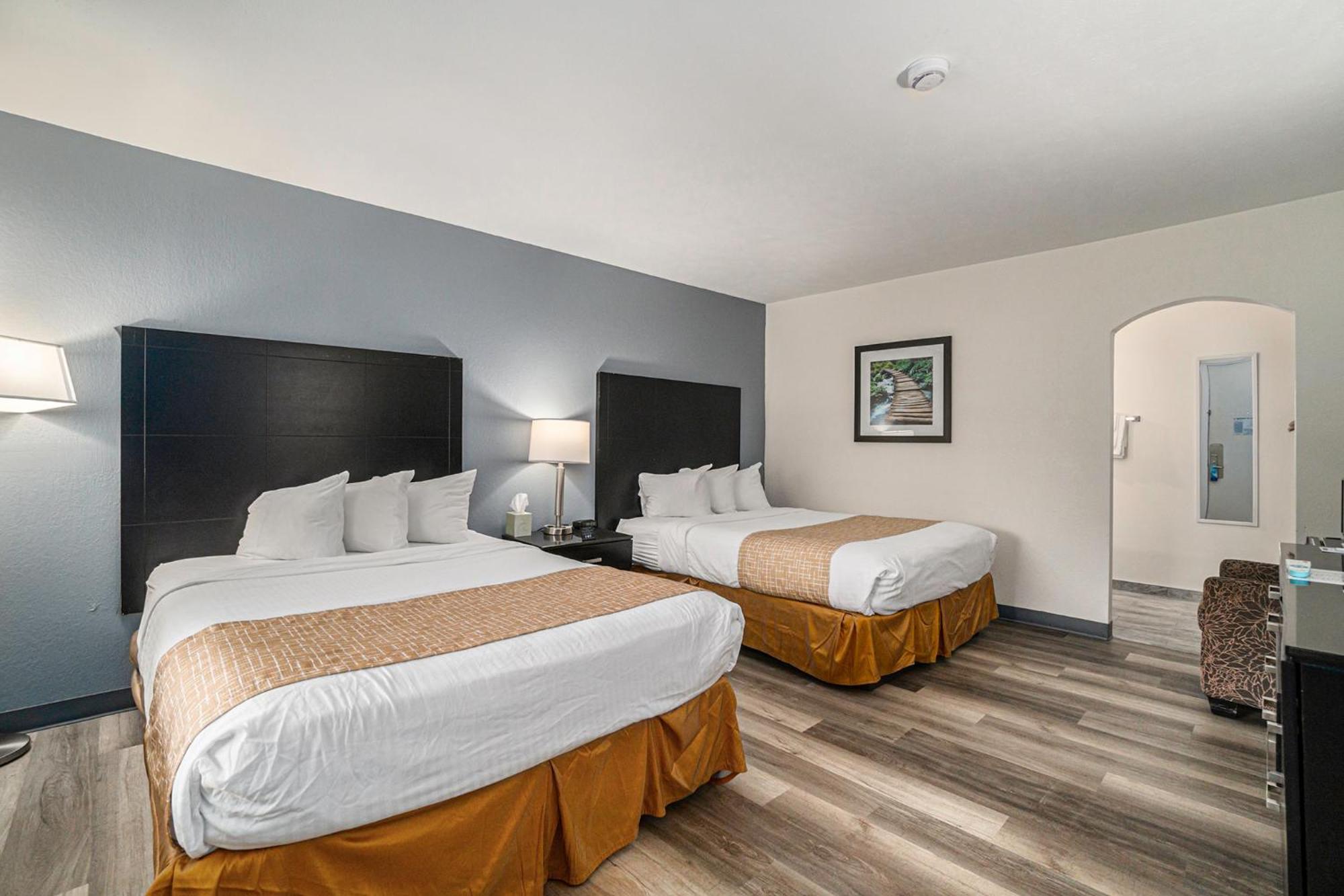 Travelodge By Wyndham Traverse Mi Traverse City