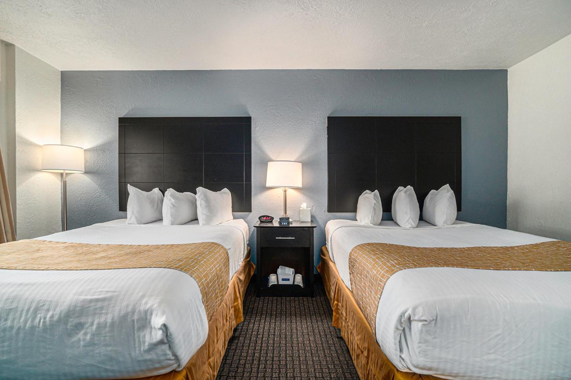 Travelodge By Wyndham Traverse Mi 2*