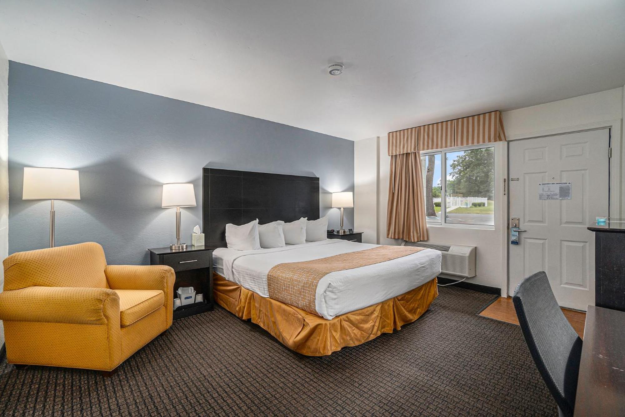 Travelodge By Wyndham Traverse Mi 2*