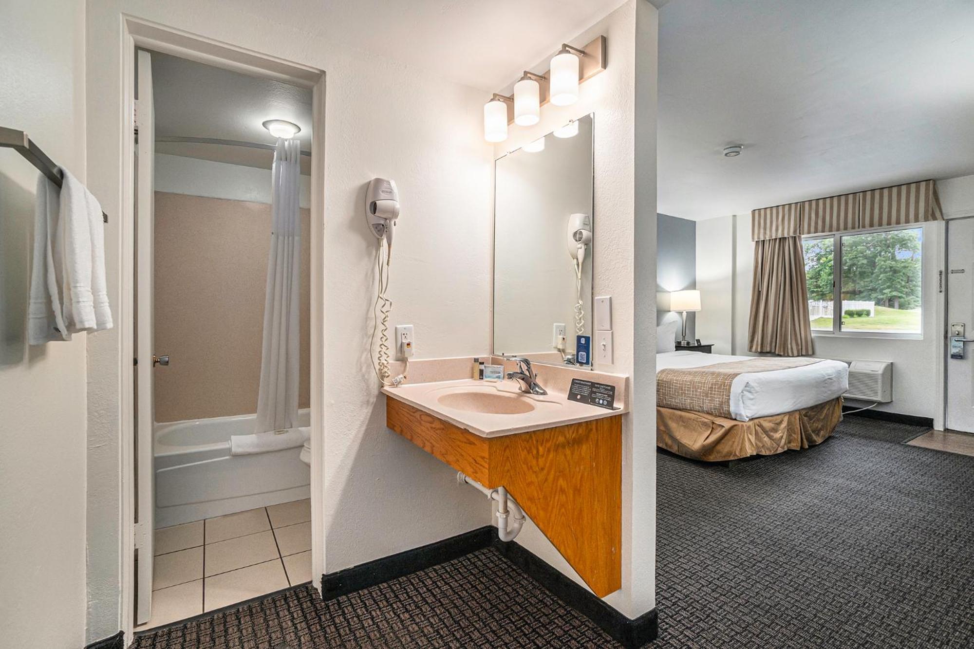 Motel Travelodge By Wyndham Traverse Mi Traverse City