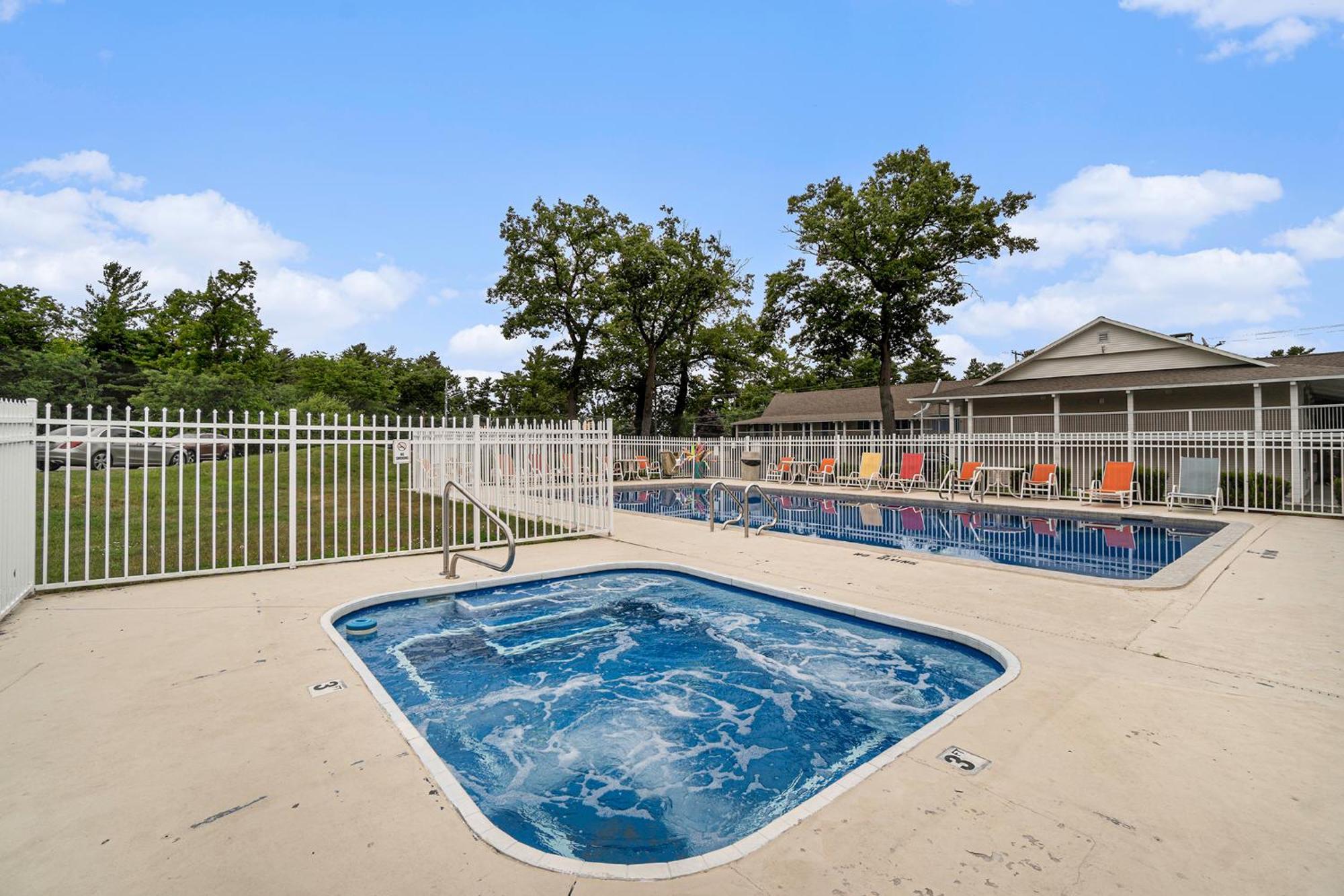 Travelodge By Wyndham Traverse Mi Motel 2*