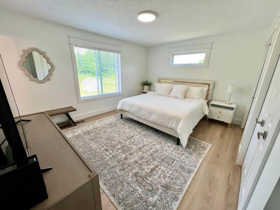 Dream Palace With Hot Tub-game Room-fire Pit-5br-3ba * Traverse City