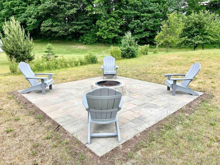 Dream Palace With Hot Tub-game Room-fire Pit-5br-3ba