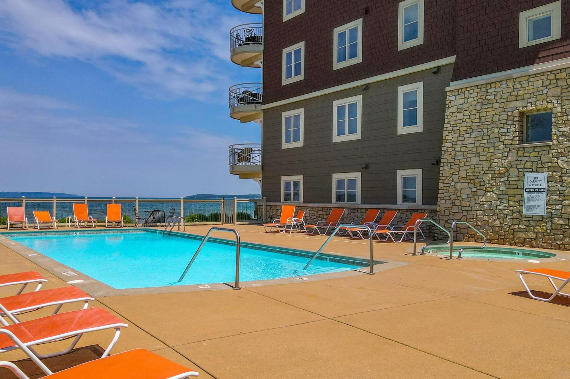 Apartment Beachfront Traverse With Pool Traverse City