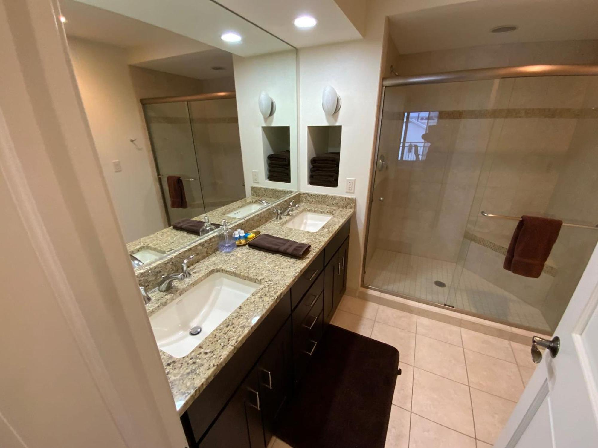 Spacious Furnished At Peninsula Bay Holiday home Traverse City