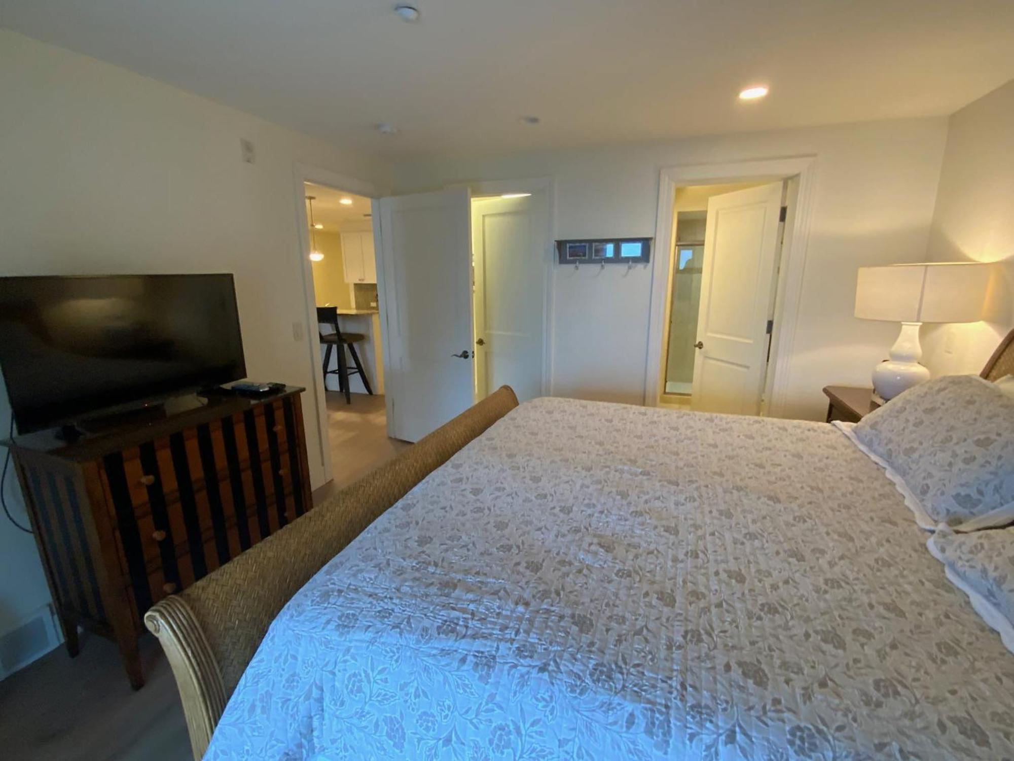 Holiday home Lovely 2-bedroom With Lots Of Amenities