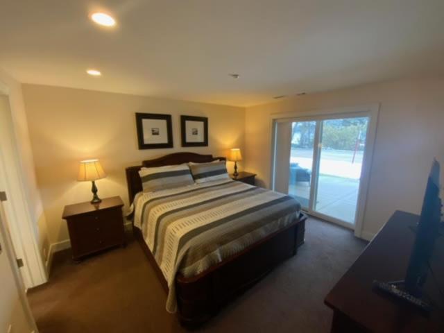 Beautiful First Floor With Patio To The Bay Holiday home *