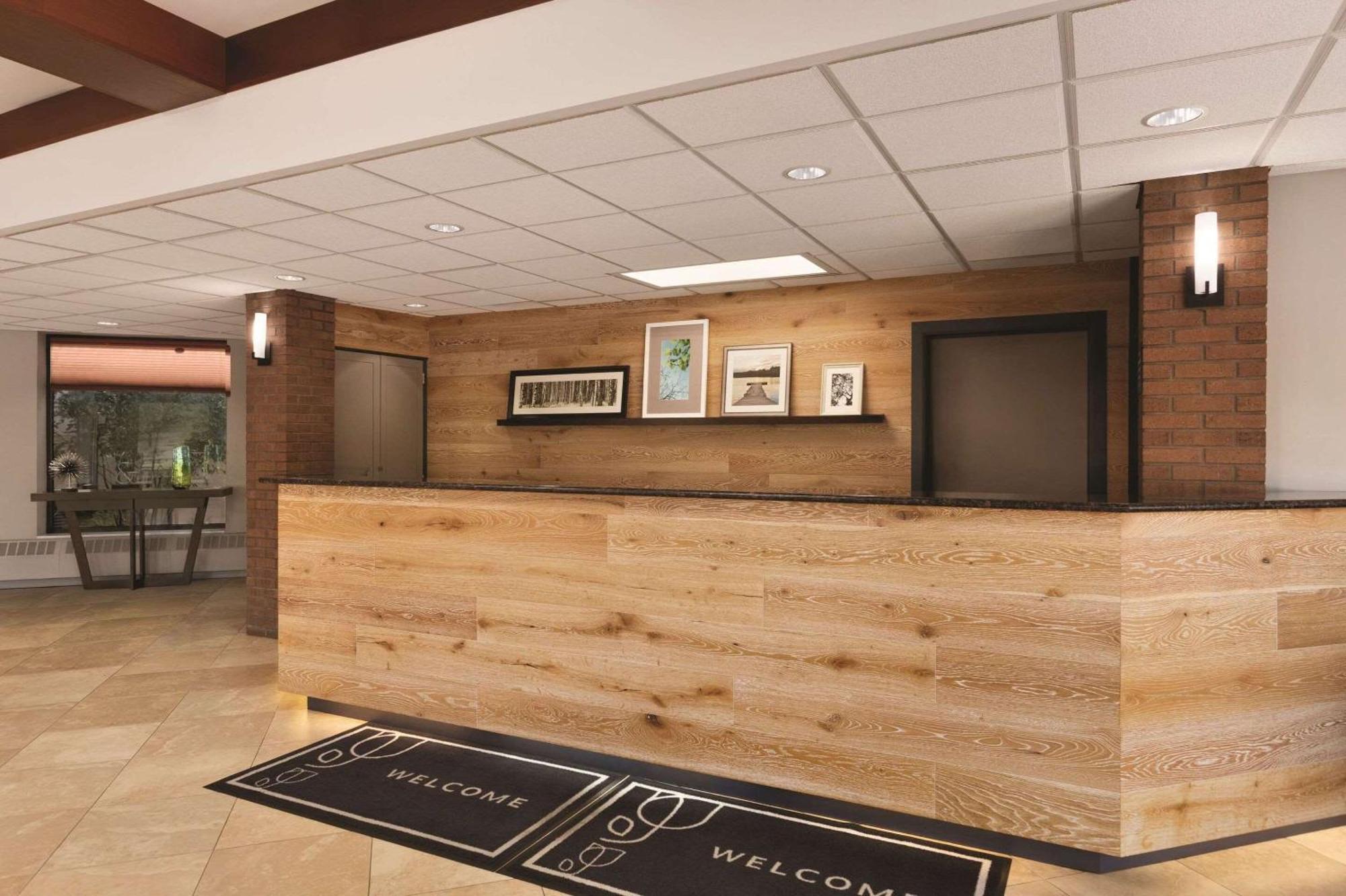Country & By Radisson, Traverse City, Mi