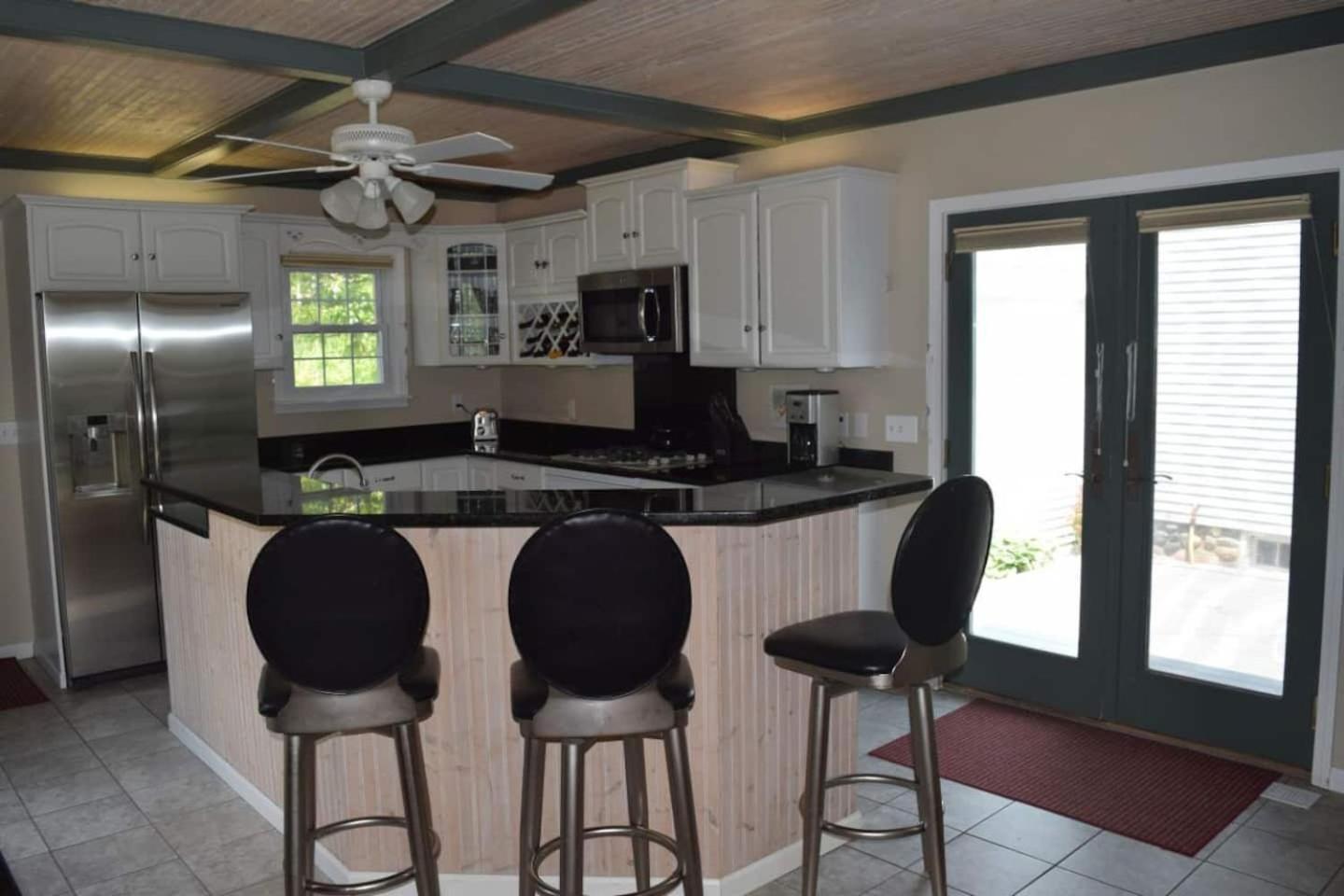 M22 Shores On West Grand Traverse Bay Holiday home *