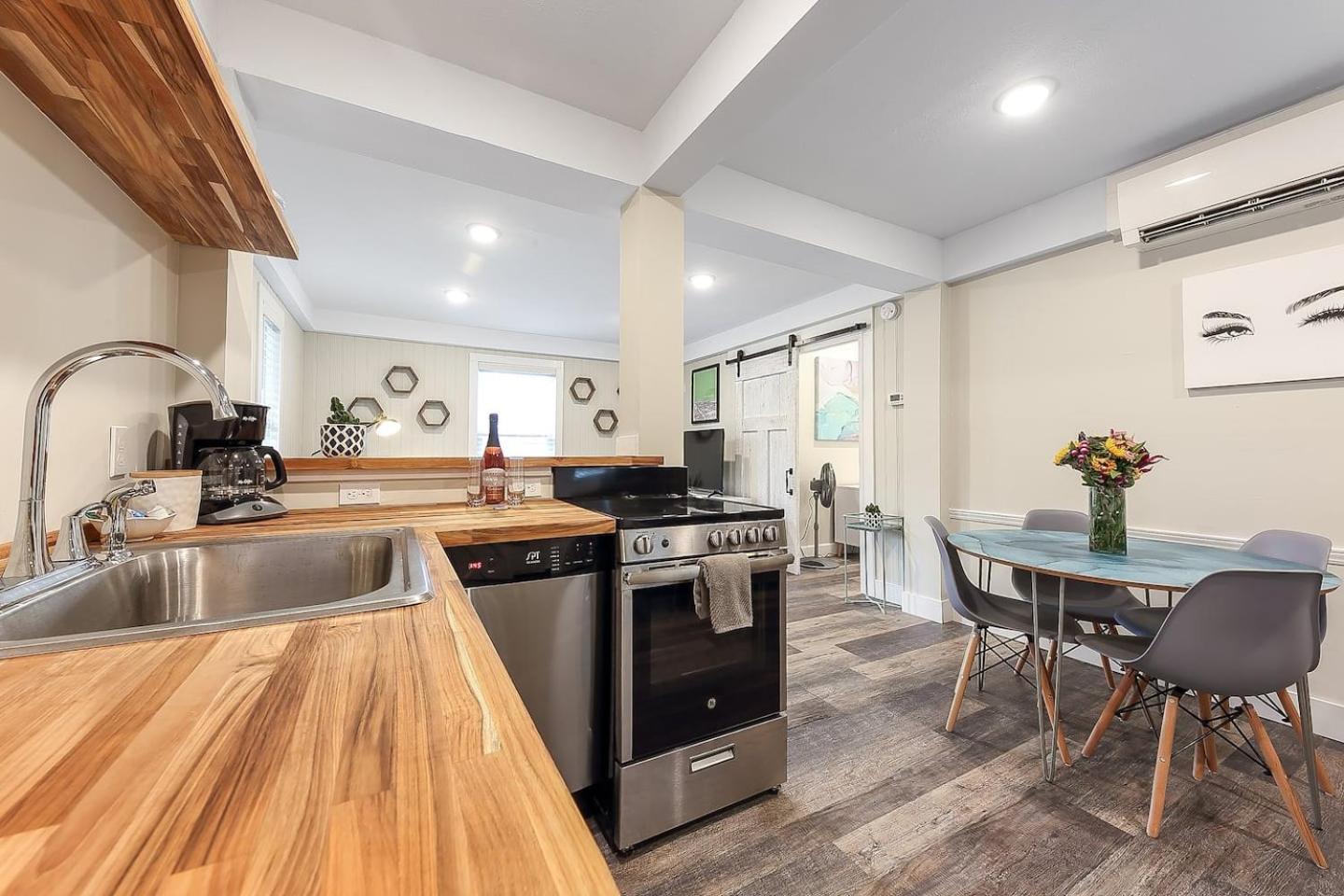 Modern Duplex Downtown Ac Walkable Holiday home *