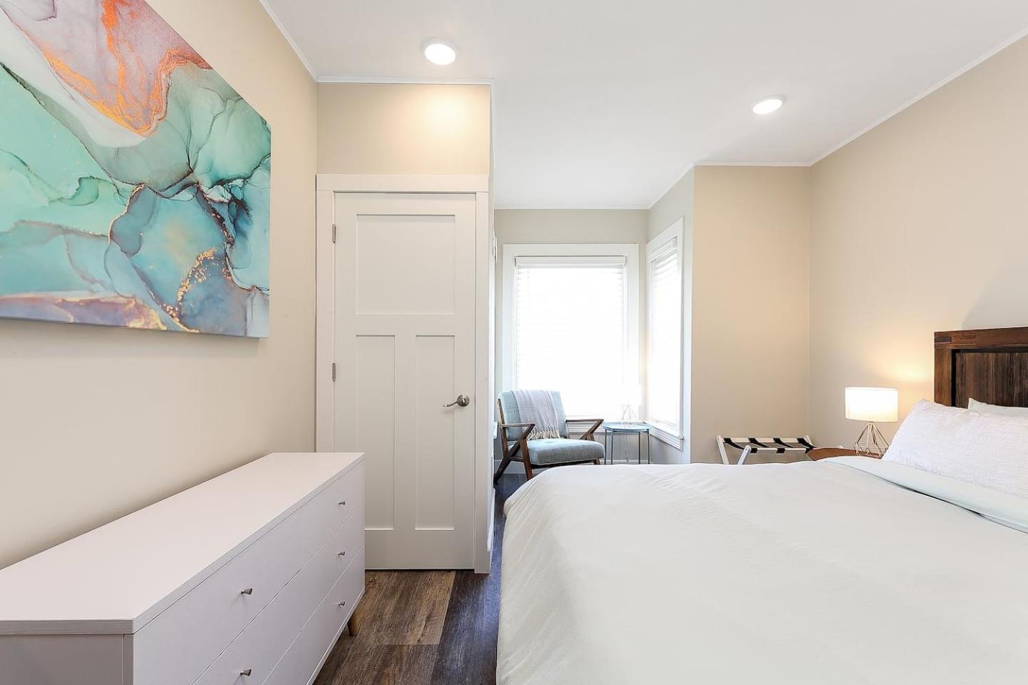 Contemporary Mid-century Style Downtown Ac