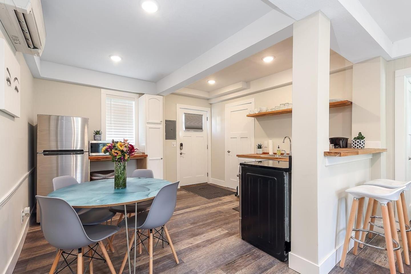 Contemporary Mid-century Style Downtown Ac