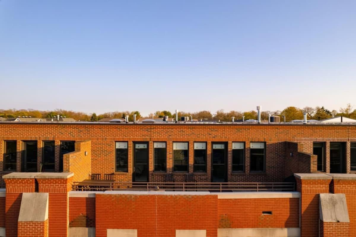 West Bay Overlook In Downtown Tc Apartment *