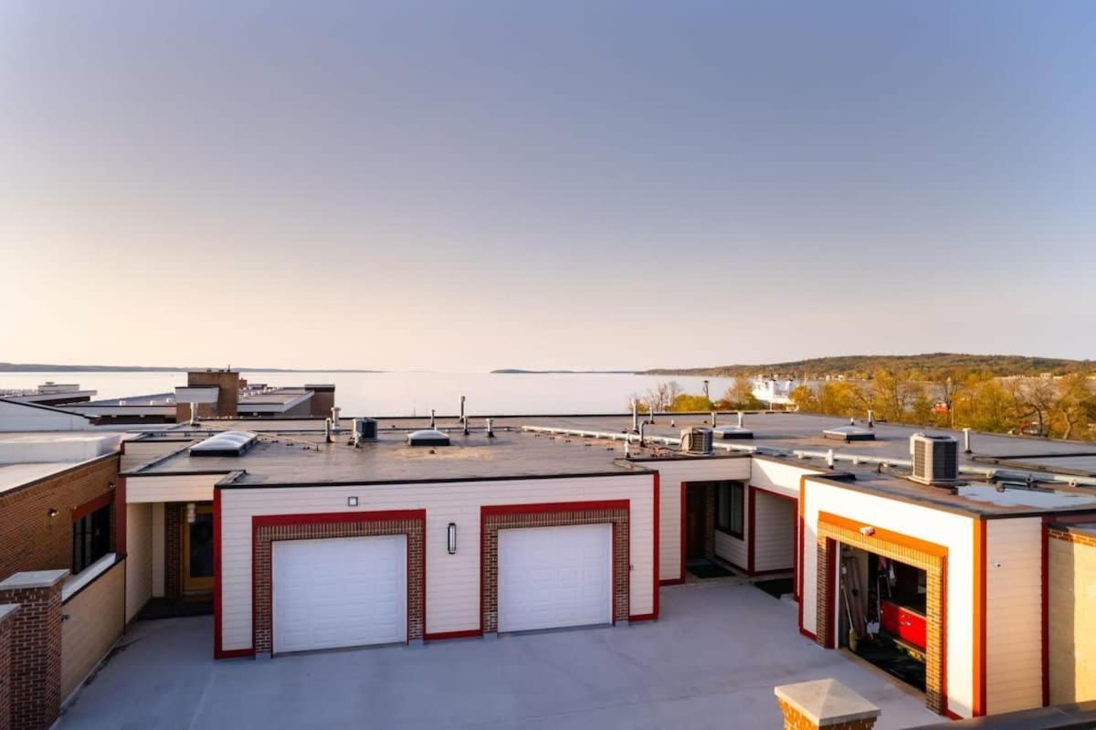 West Bay Overlook In Downtown Tc Apartment *