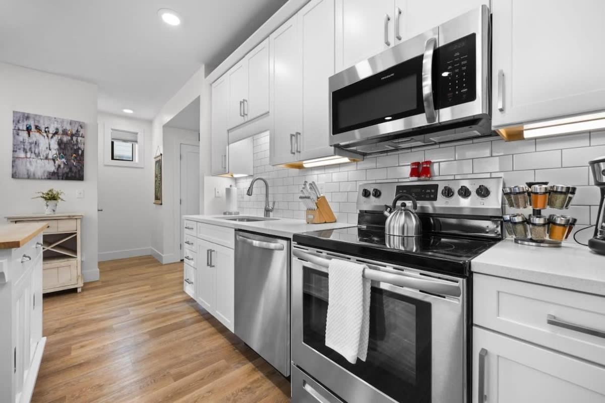 Capri Unit 001 In The Heart Of Downtown Tc Holiday home