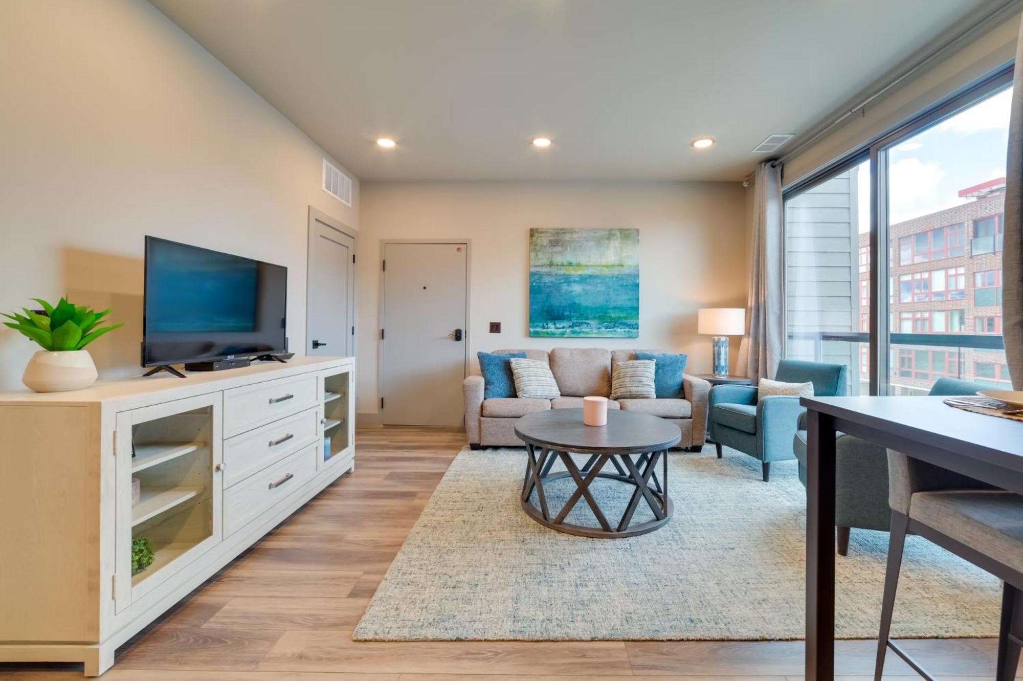 Apartment Traverse With Balcony Walk To Downtown! Traverse City