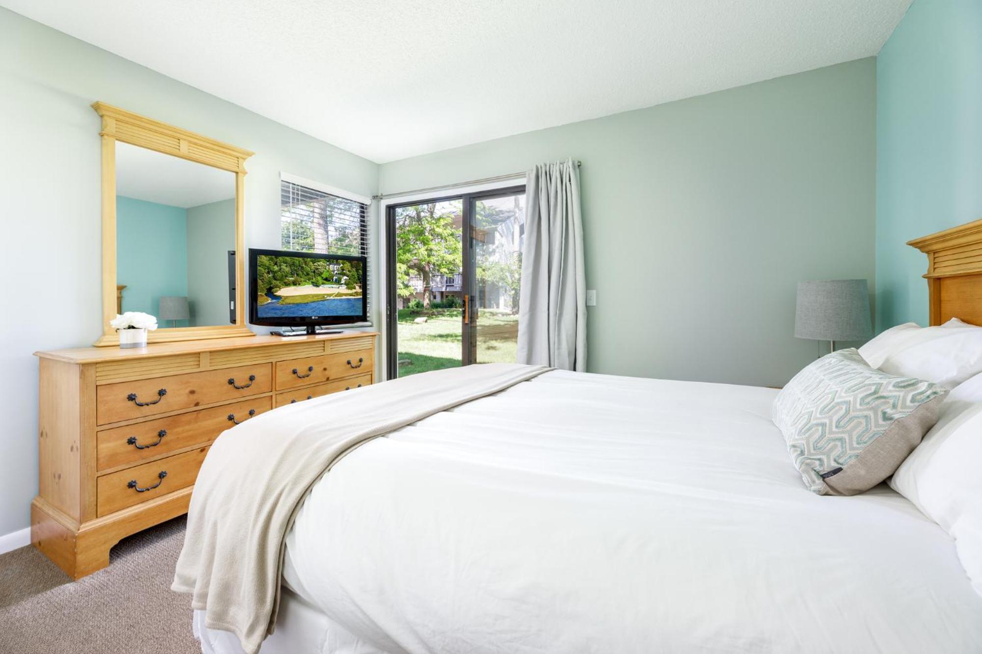 Cozy Front Ac Waterfront Holiday home