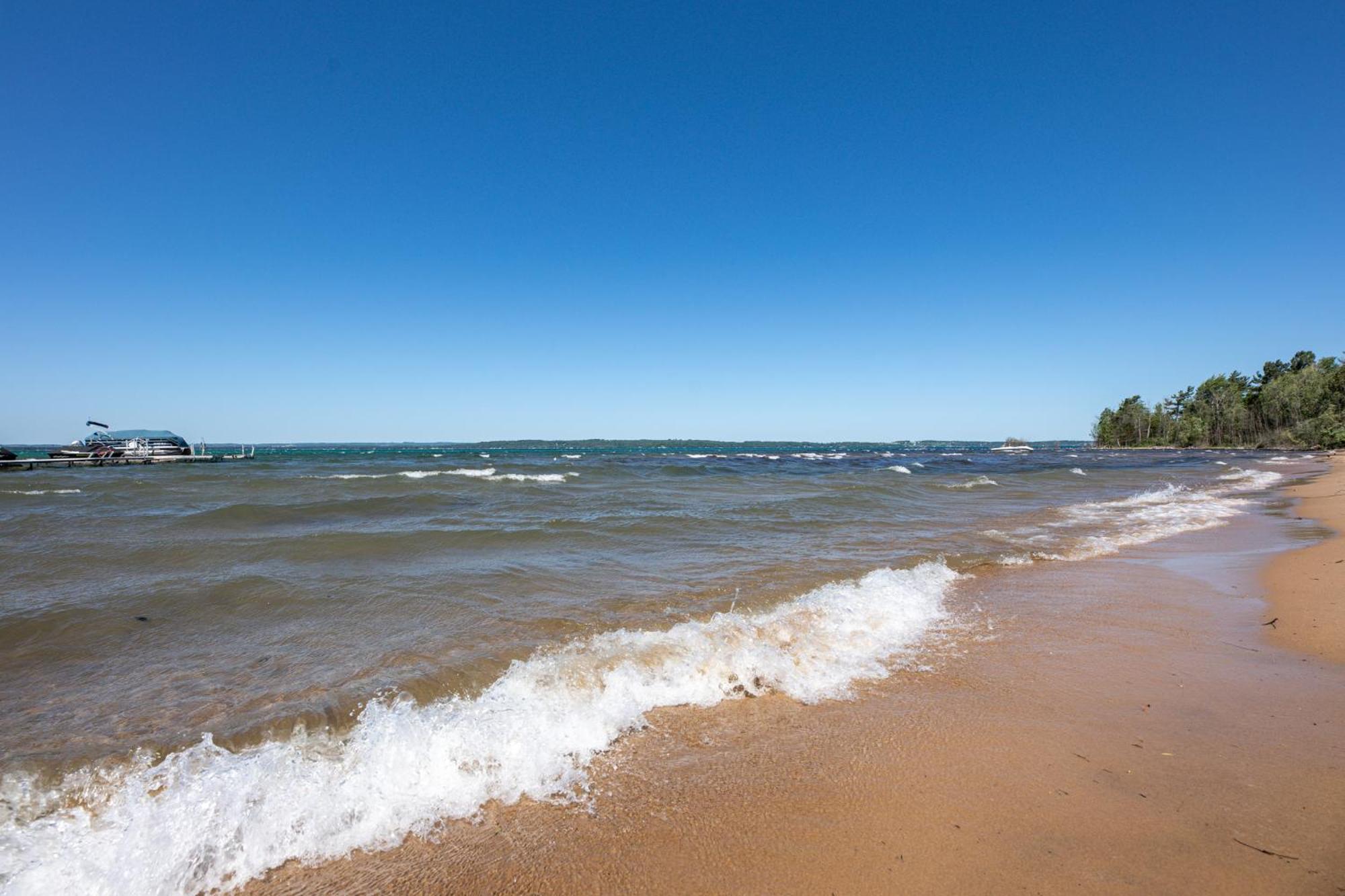 Holiday home Cozy Front Ac Waterfront *