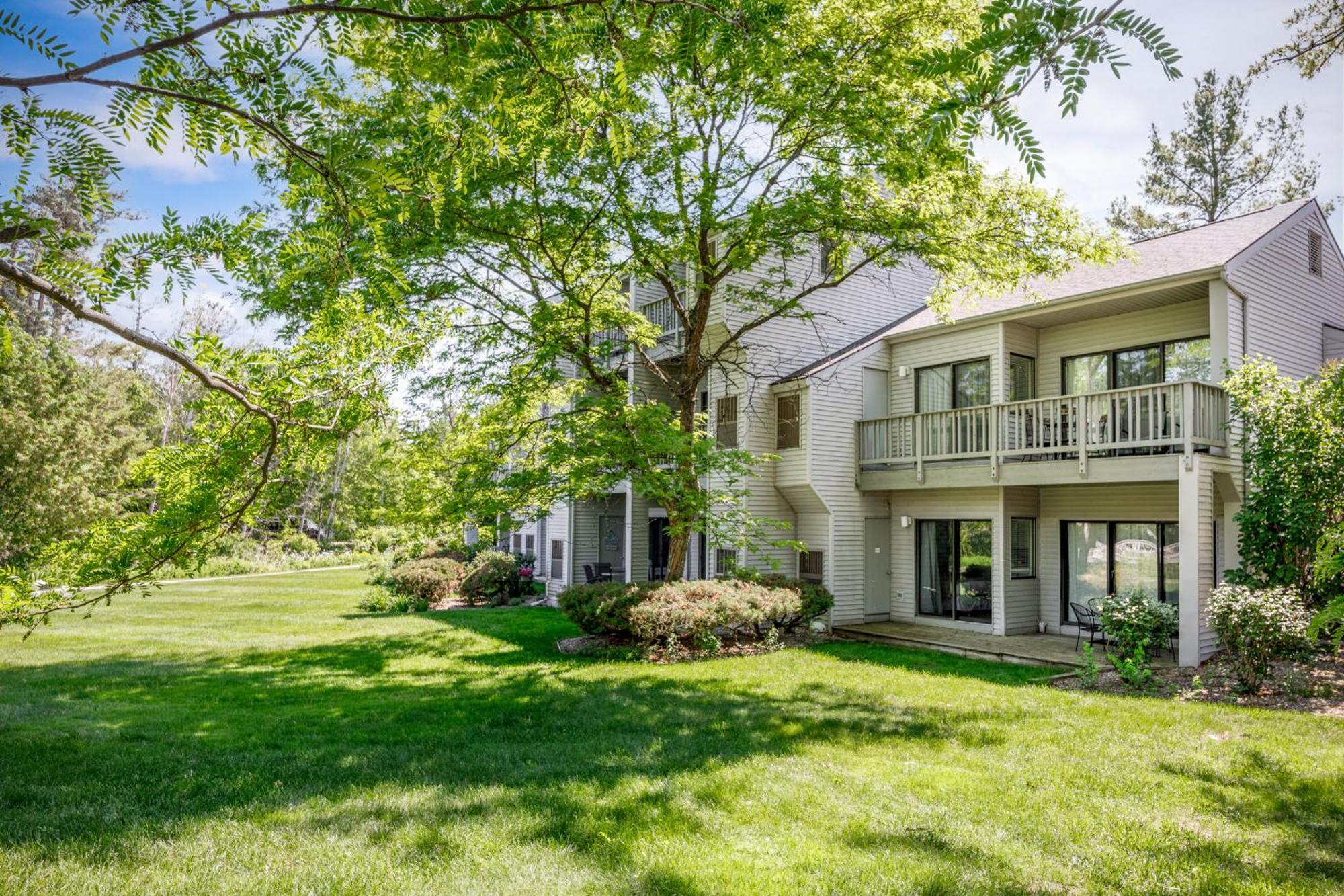 Cozy Front Ac Waterfront Holiday home Traverse City